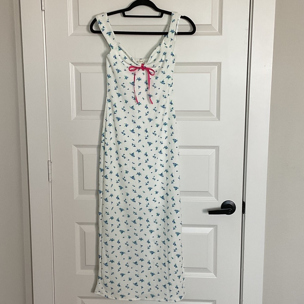 NWT See You Monday White with Blue Floral Pattern Dress Size Small